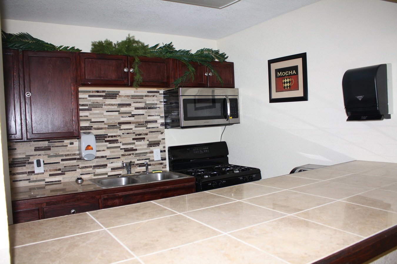 Holly Park Apartments 5323 E Harry St Wichita, KS