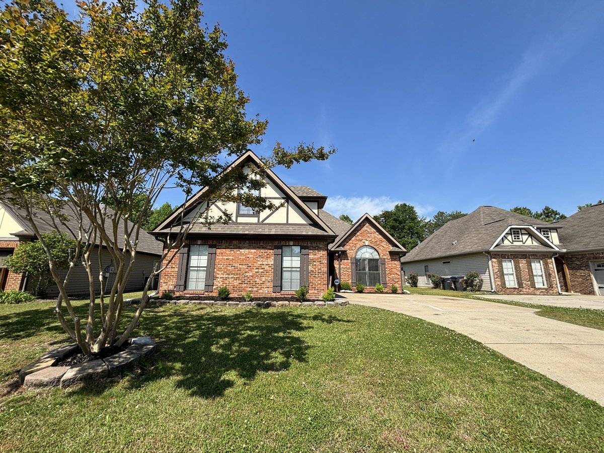 1013 Pearl Pl Available Now! Apartments Calera, AL