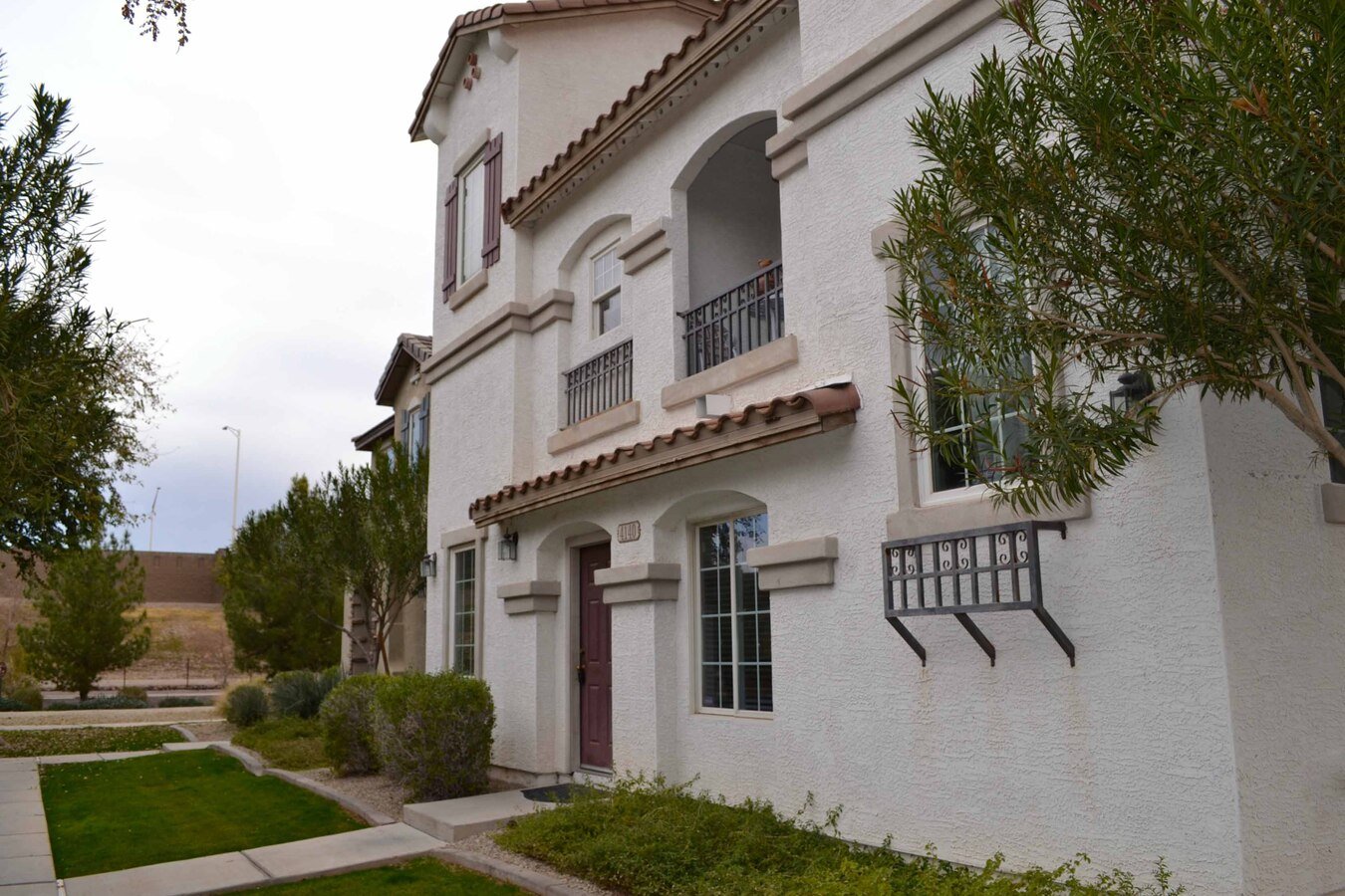 3 Bed / 2 Bath In The Gardens! Community Pool! Apartments Gilbert, AZ