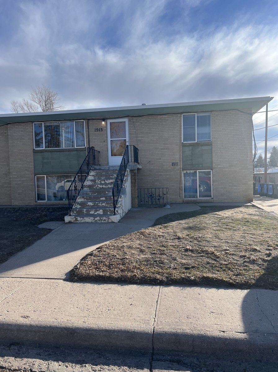 Roomy 2 Bedroom Apartment, Centrally Located Cheyenne, WY