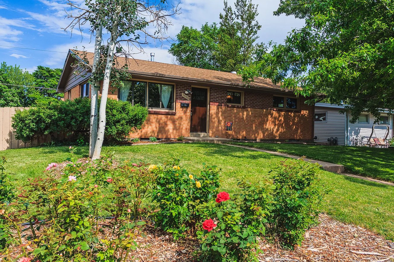 5bed, 2bath House With 2car Garage Available... Apartments Denver, CO