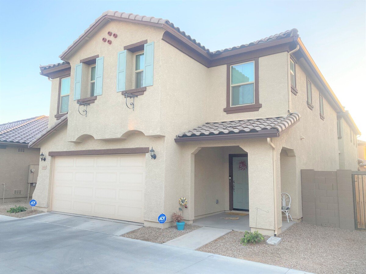 3bd+loft, 25ba Newer Goodyear Home W/ Community... Apartments Goodyear, AZ