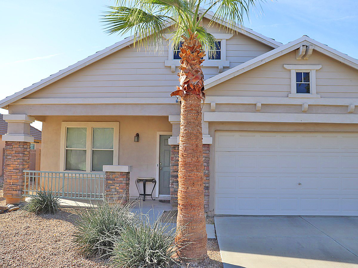 3 Bedroom + Den + 2 Bathroom In Glendale Apartments Glendale, AZ