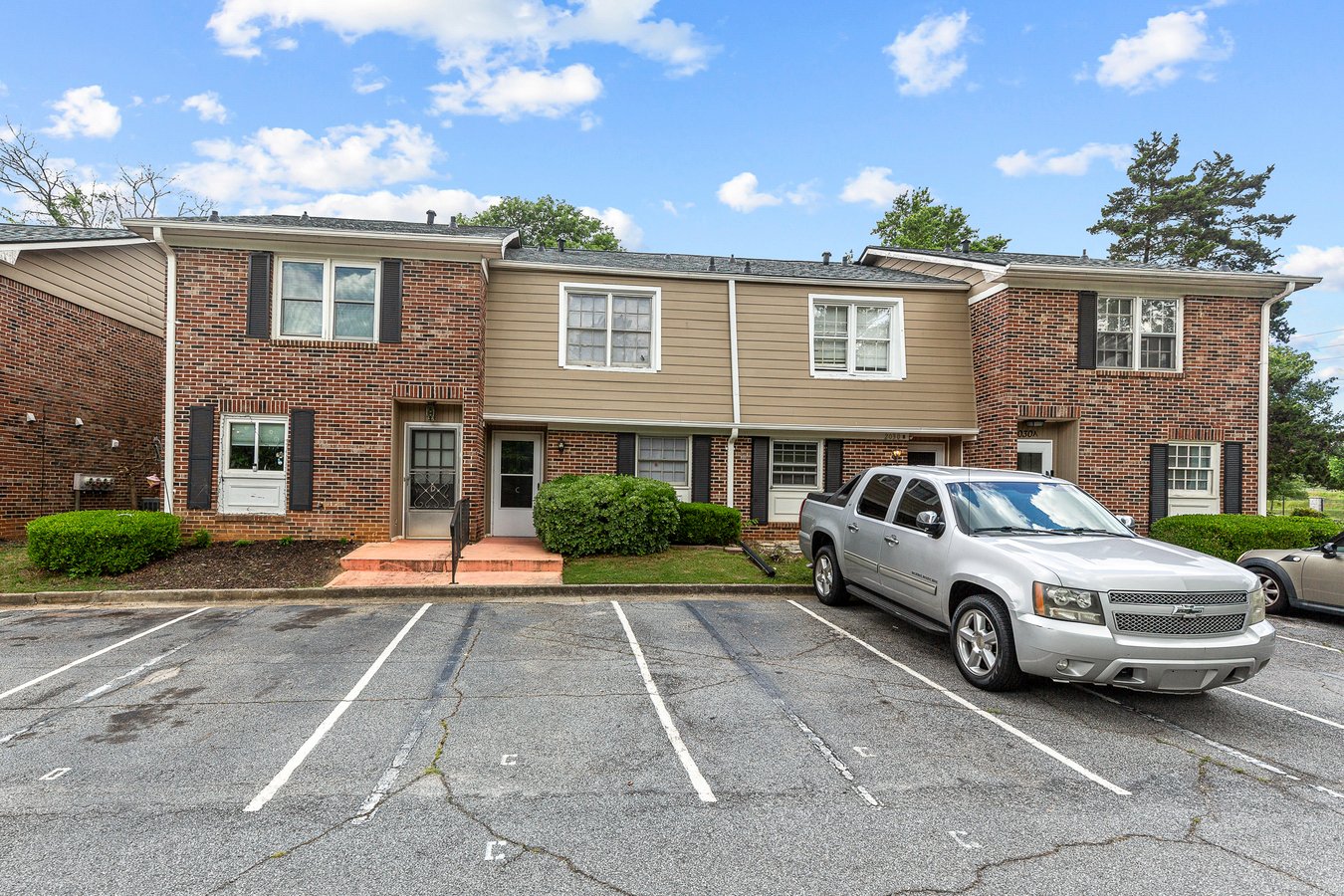 Nice 2 Bedroom, 15 Bathroom Townhouse Apartments Snellville, GA