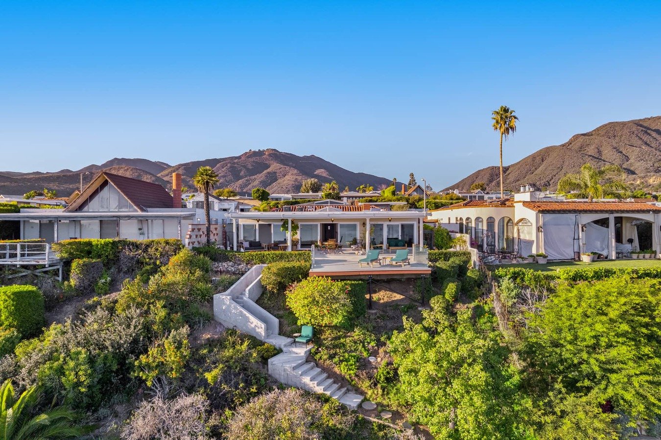 4 Bed 3 Bath Malibu Oceanfront Apartments Malibu, CA