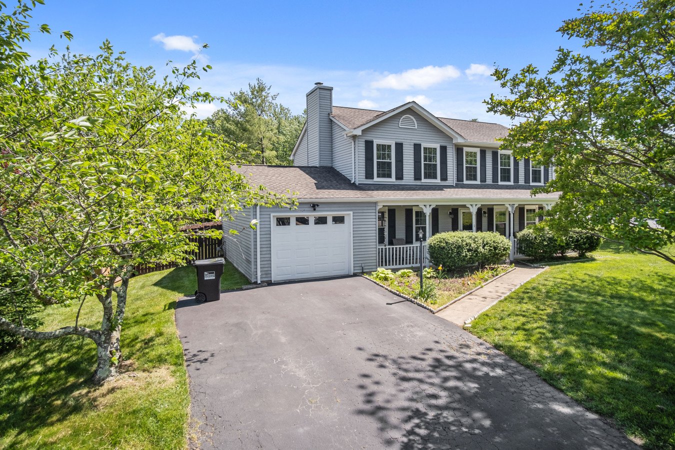 A True Gem! Apartments 6063 Ponhill Dr Woodbridge, VA