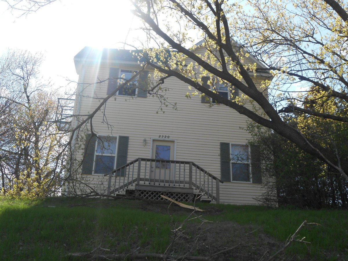 2320 & 2320 1/2 Third Street 1 & 2 Bedroom Apartments Eau Claire, WI