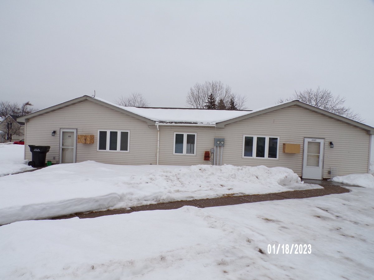 22212223 Oakes Ave Superior, WI Apartment for Rent