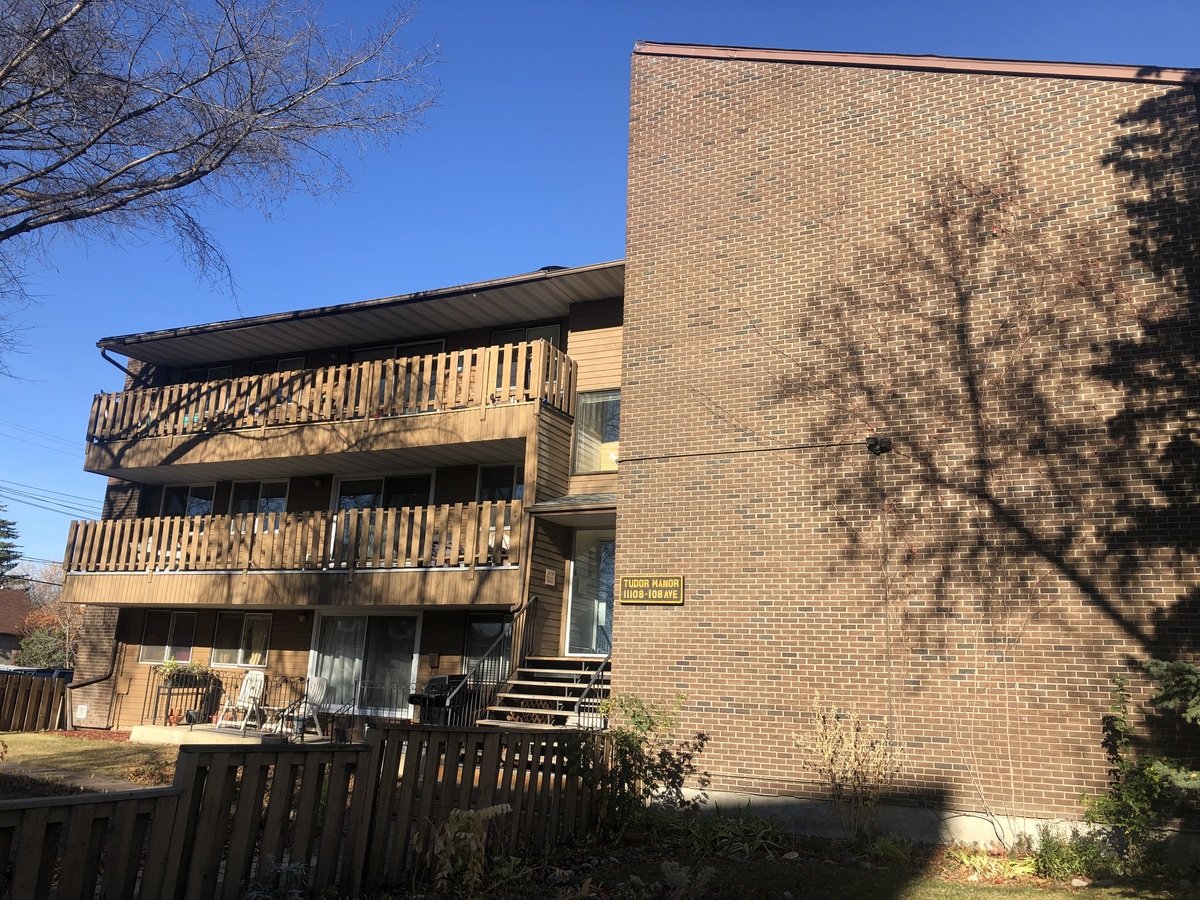 Large 2room Suite! Features An Insuite Laundry! Apartments Edmonton, AB