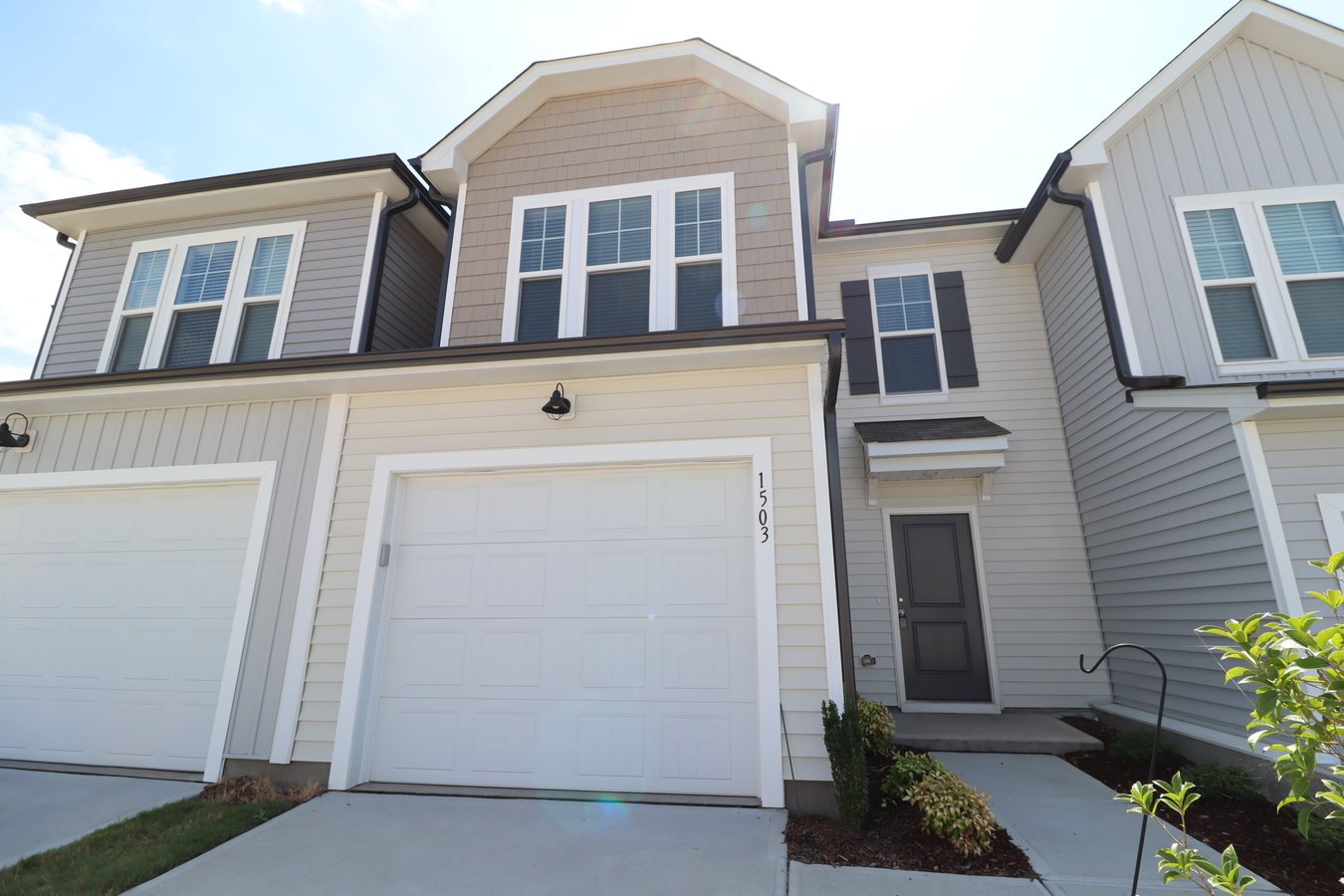 Beautiful & Modern Townhome Available Immediately Apartments Durham, NC