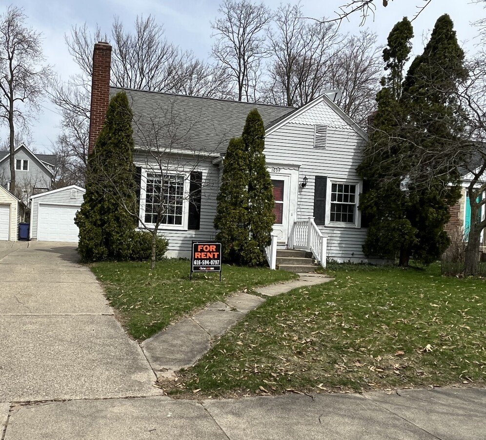 It's Bigger On The Inside! 2 Bedroom Home In... Apartments Grand Rapids, MI