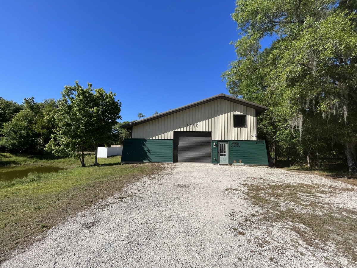 Furnished 2 Bed 2 Bath Barndominium Apartments Lakeland, FL