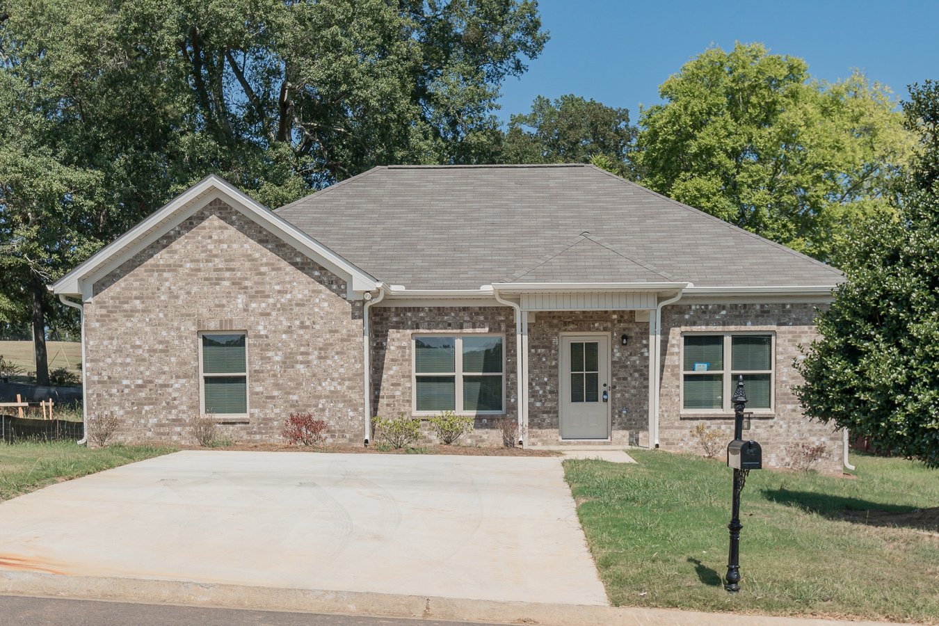 14 Maple Leaf Dr Lincoln, AL House for Rent Rentable