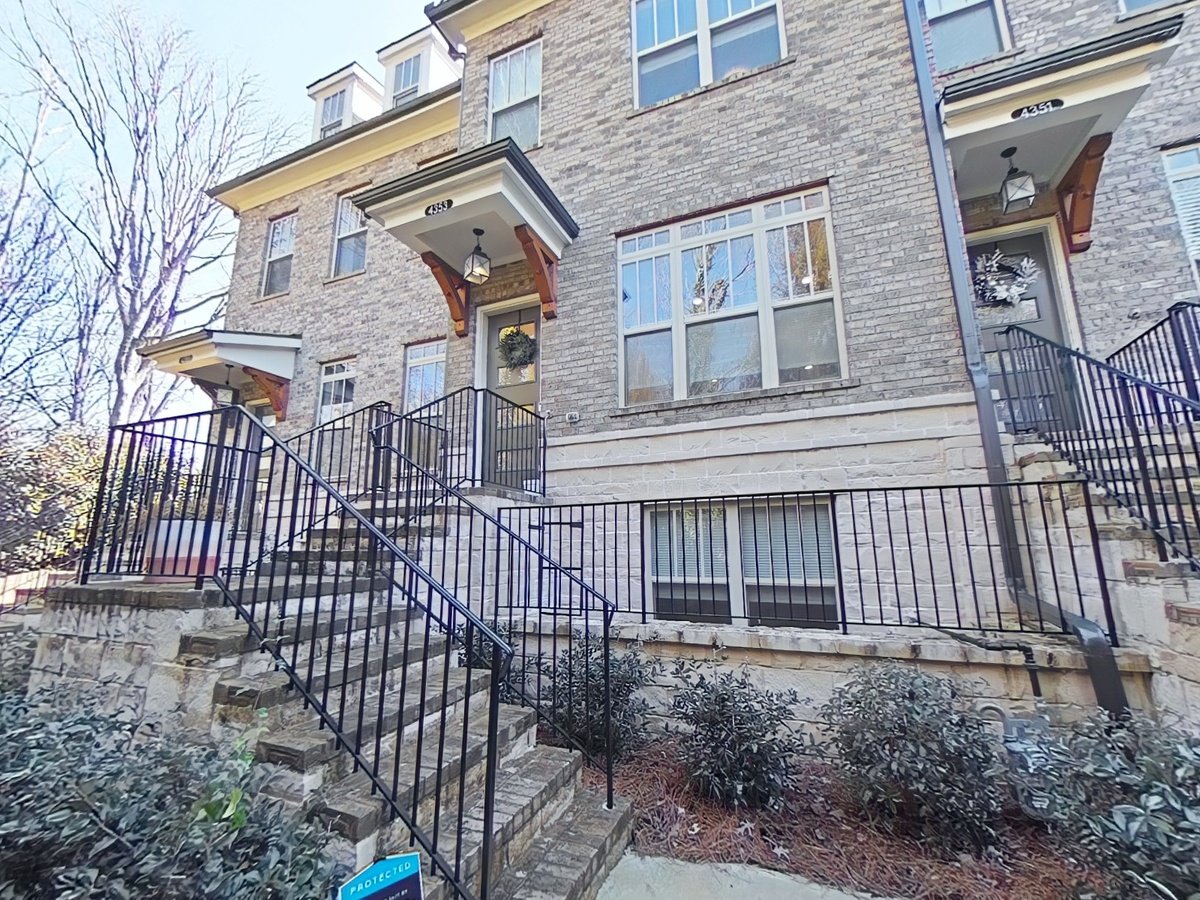 Stunning 3Br 35 Bath Townhouse Available Now Apartments Sandy Springs, GA