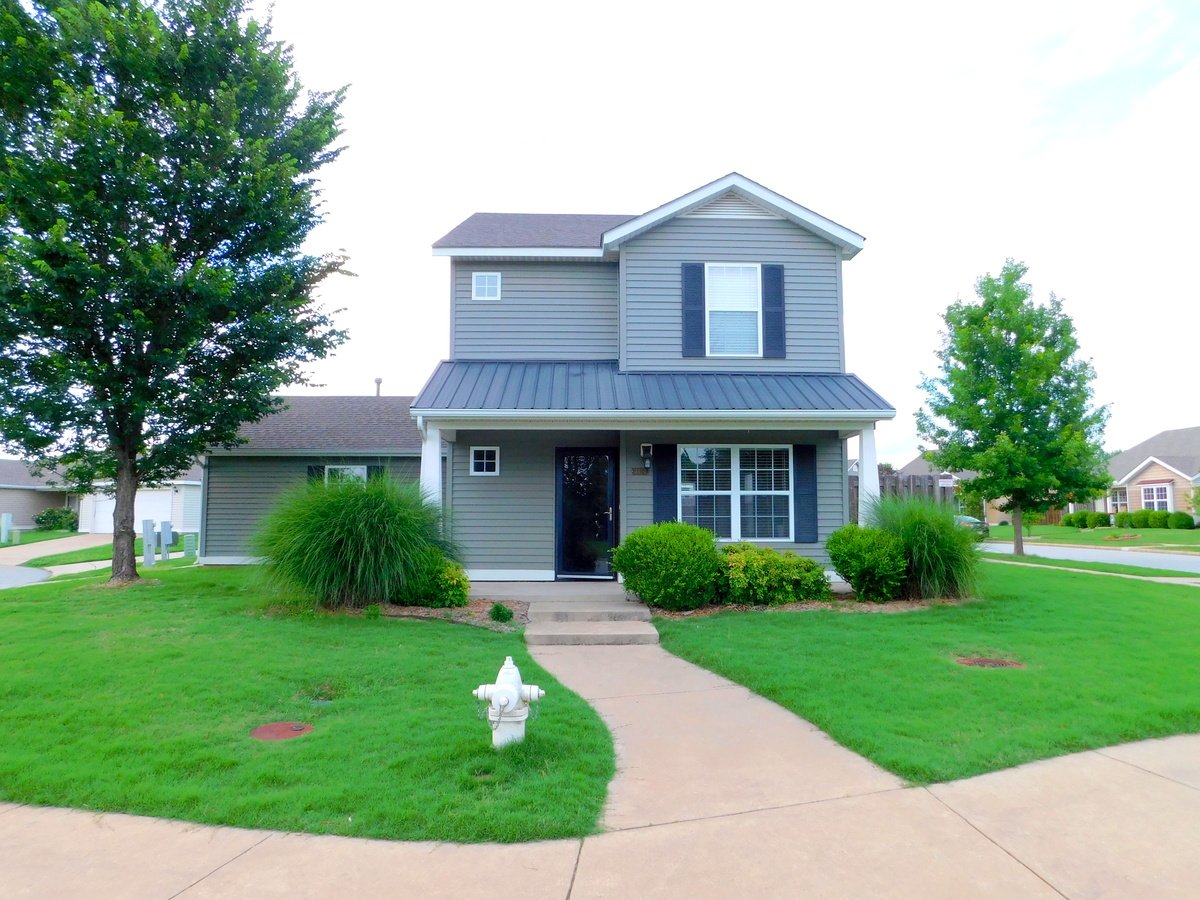 Great Neighborhood & Across From The Park! Apartments Fayetteville, AR