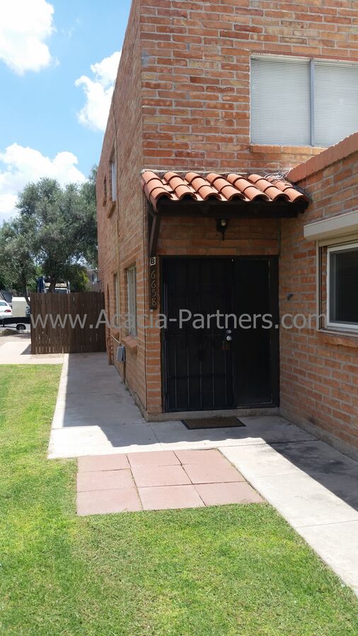 Beautiful Two Bedroom In The Meadows Apartments Tucson, AZ