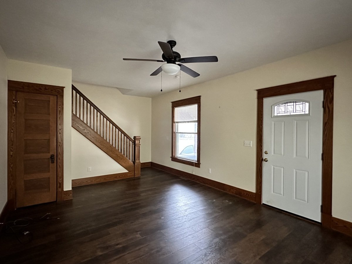 Stunning Remodeled Brick 4bedroom House Apartments Erie, PA