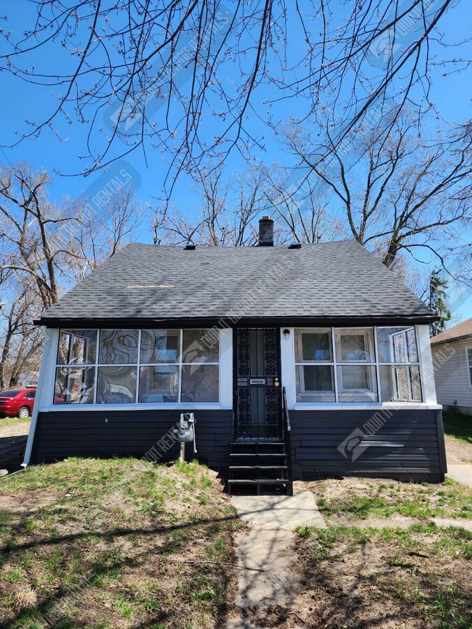 House Bungalow Apartments 14176 Plainview Ave Detroit, MI