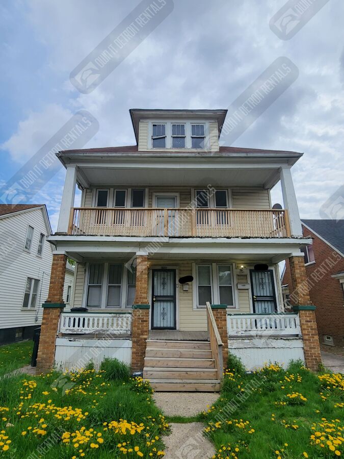 House Multi Family Apartments Detroit, MI Rentable