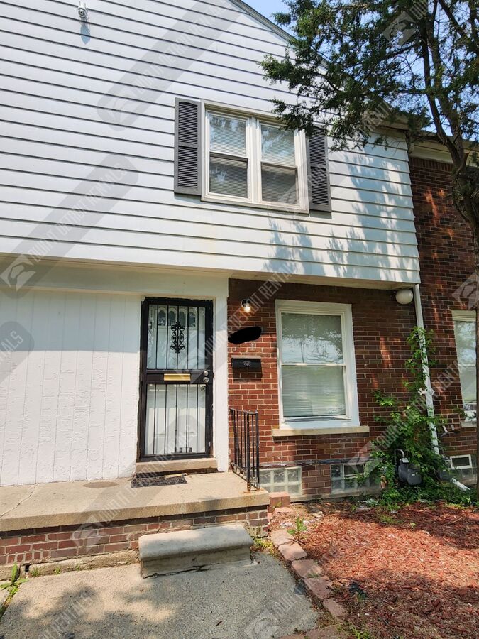 House Side By Side Apartments Detroit, MI Rentable