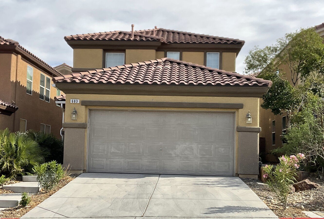 Awesome 3 Bedroom 25 Bath 2 Story Home In Rhodes... Apartments Las