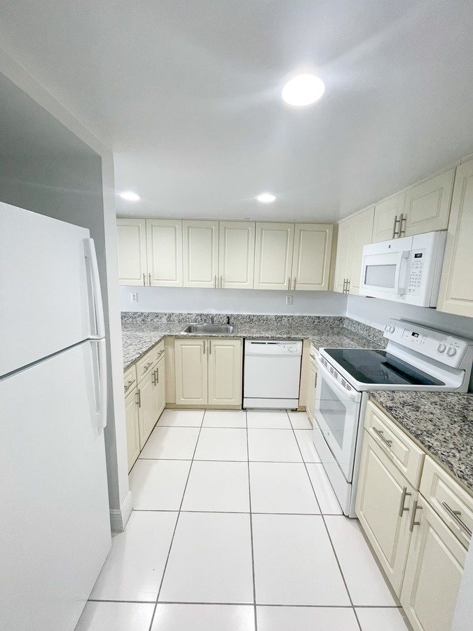Royalton On The Green Apartments Hialeah, FL Rentable