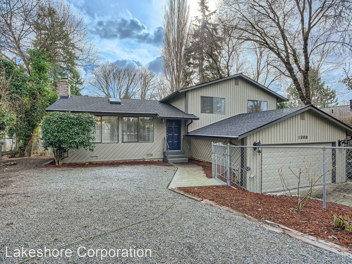 3 Bed 3 Bath Renton Home W/ Attached... Apartments Renton, WA