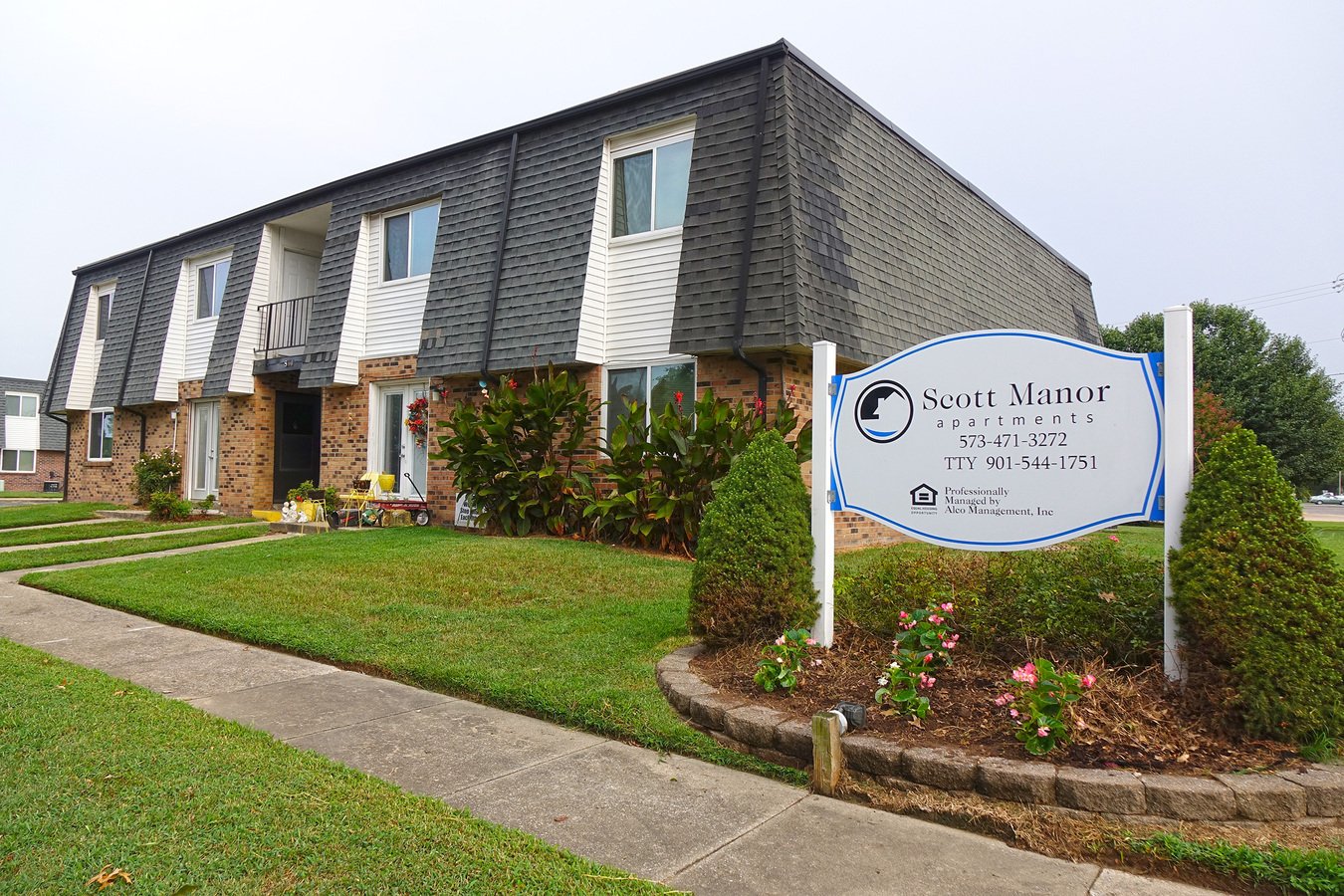 Scott Manor Apartments 803 West Gladys Sikeston, MO