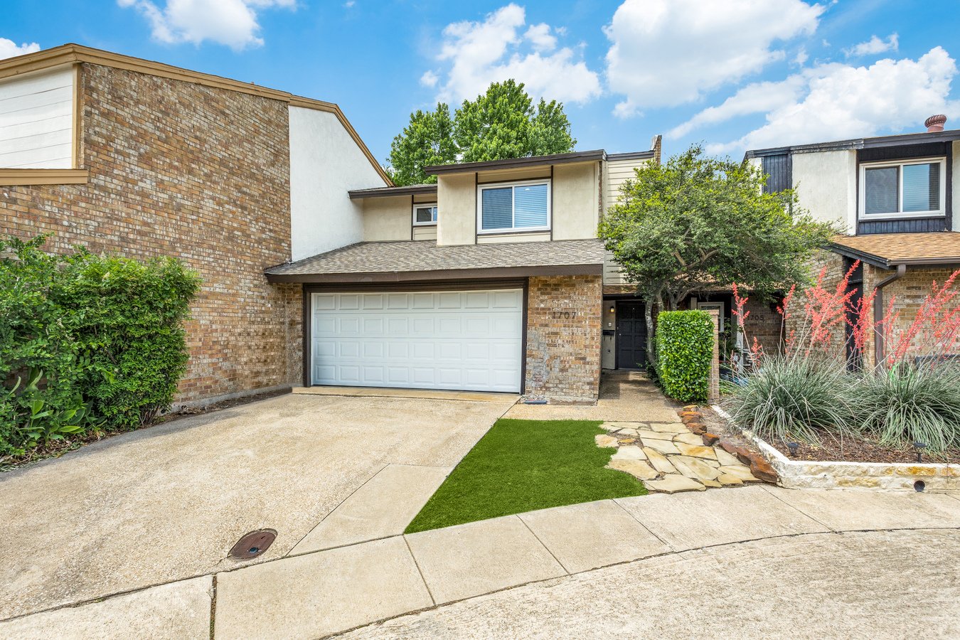 Updated Townhome With All The Amenities Apartments Garland, TX