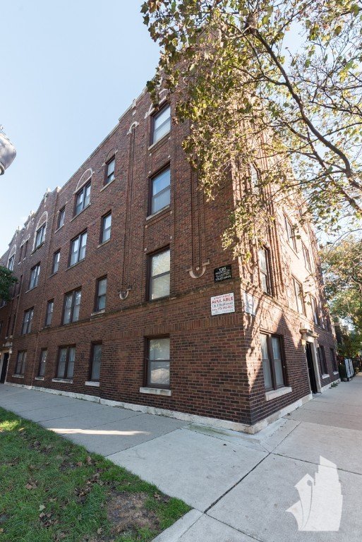 1249 W Henderson Chicago, IL Apartment for Rent Rentable
