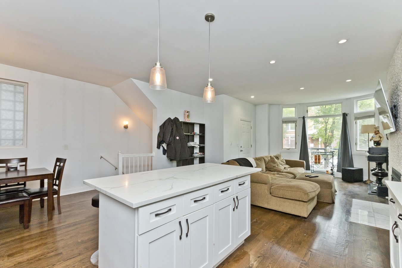 857 W Wrightwood Chicago, IL Apartment for Rent Rentable