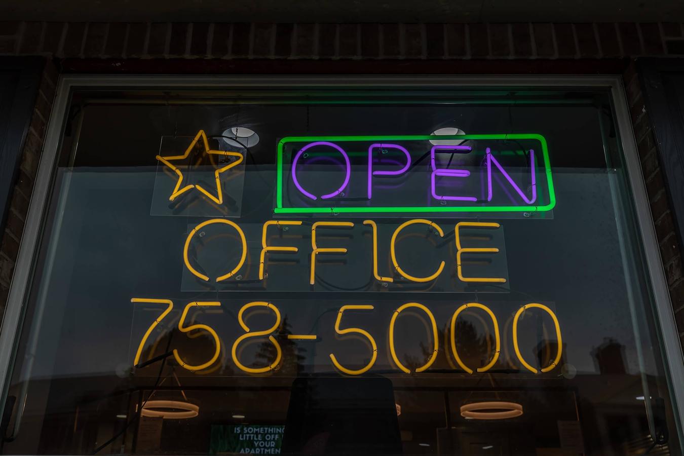 Hunter Star Apartments 801 Lucinda Ave Dekalb, IL