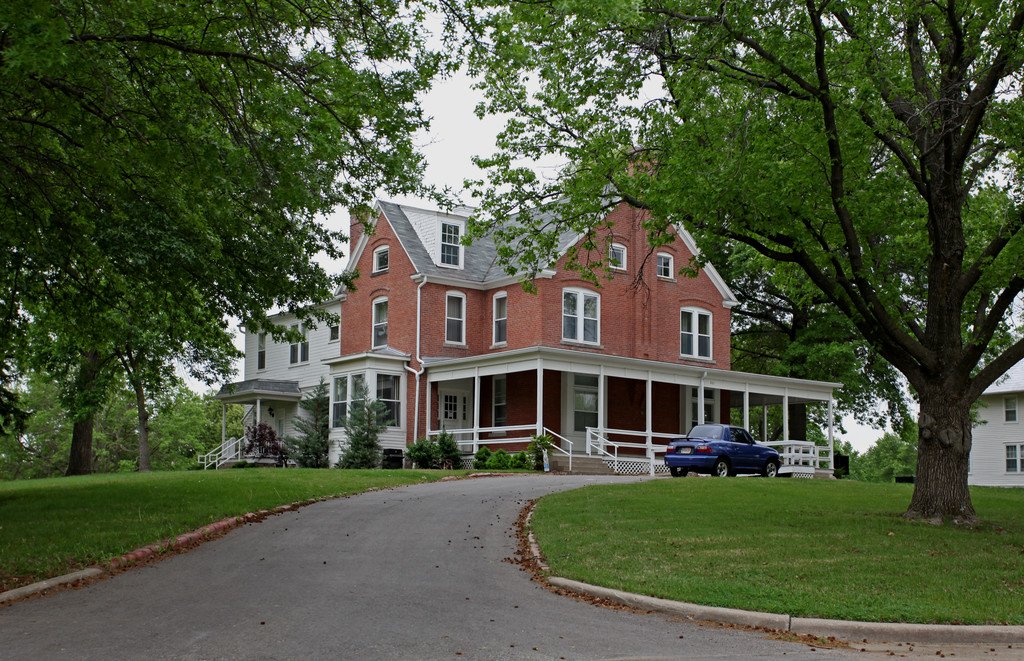 Eisenhower Ridge Apartments Leavenworth, KS Rentable