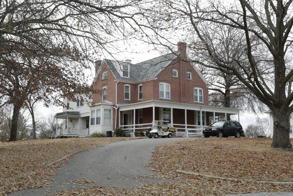 Ridge Top Apartments 210 Riverview Ave Leavenworth, KS