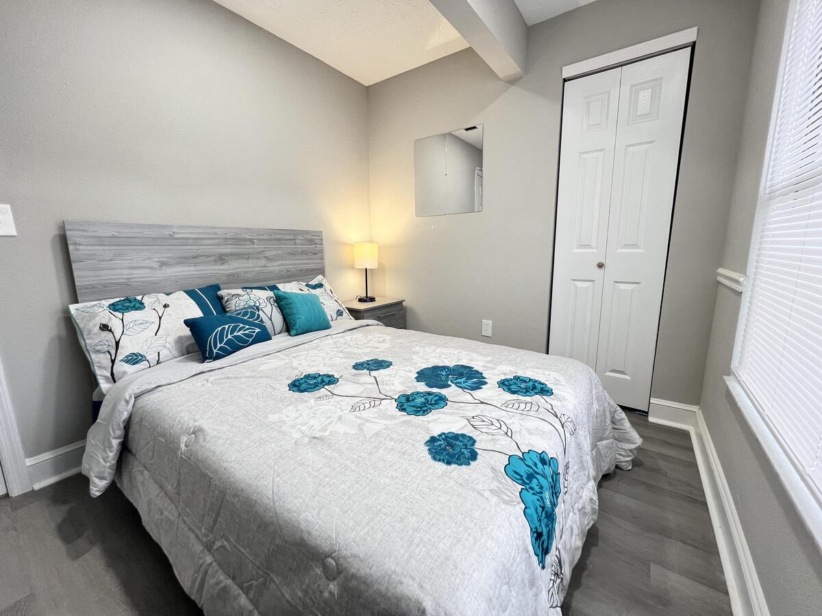 Versailles St Jacksonville, FL Apartment for Rent Rentable