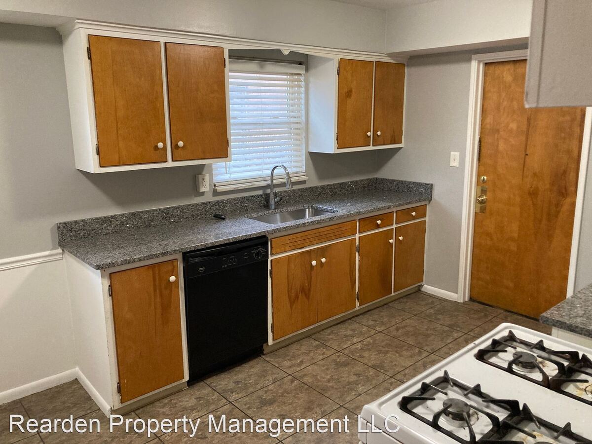 17876 Lake Shore Blvd Cleveland, OH Apartment for Rent