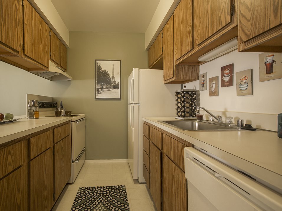 Woodland Villa Apartments 7344 Drew Circle Westland, MI