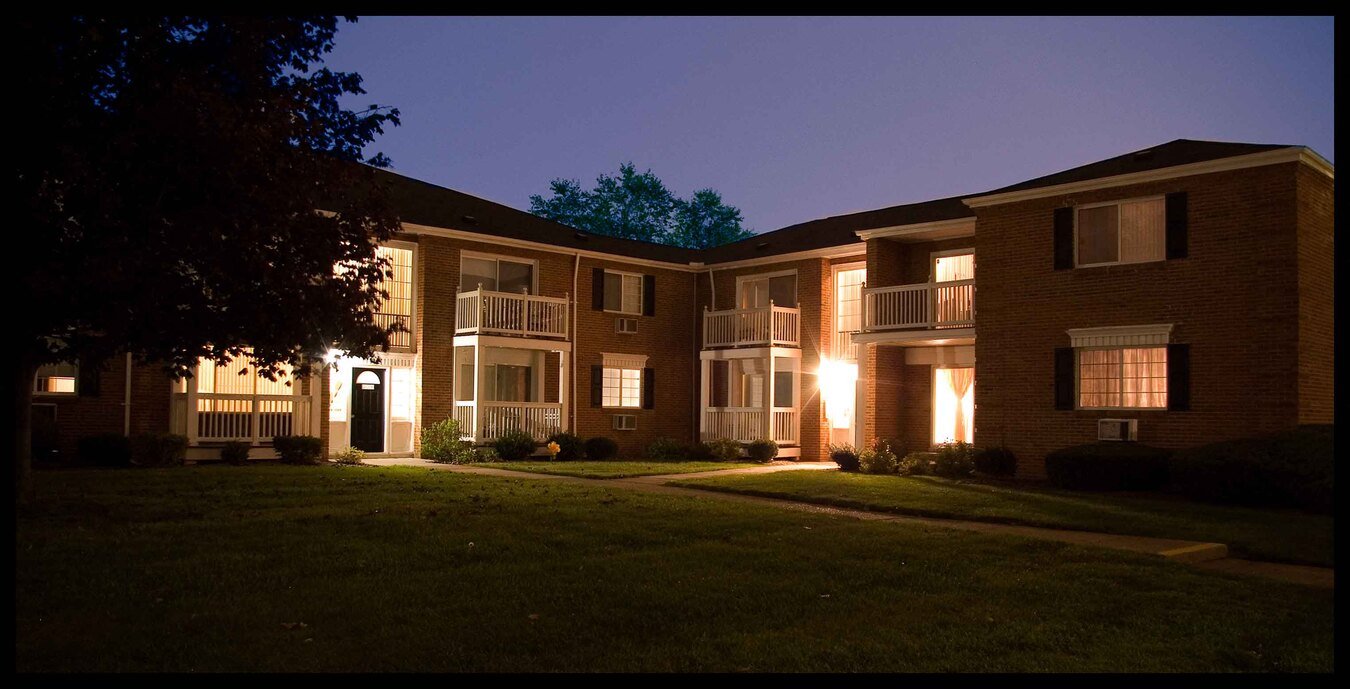 Briarwood Park Apartments 2400 Parmenter Rd Royal Oak, MI