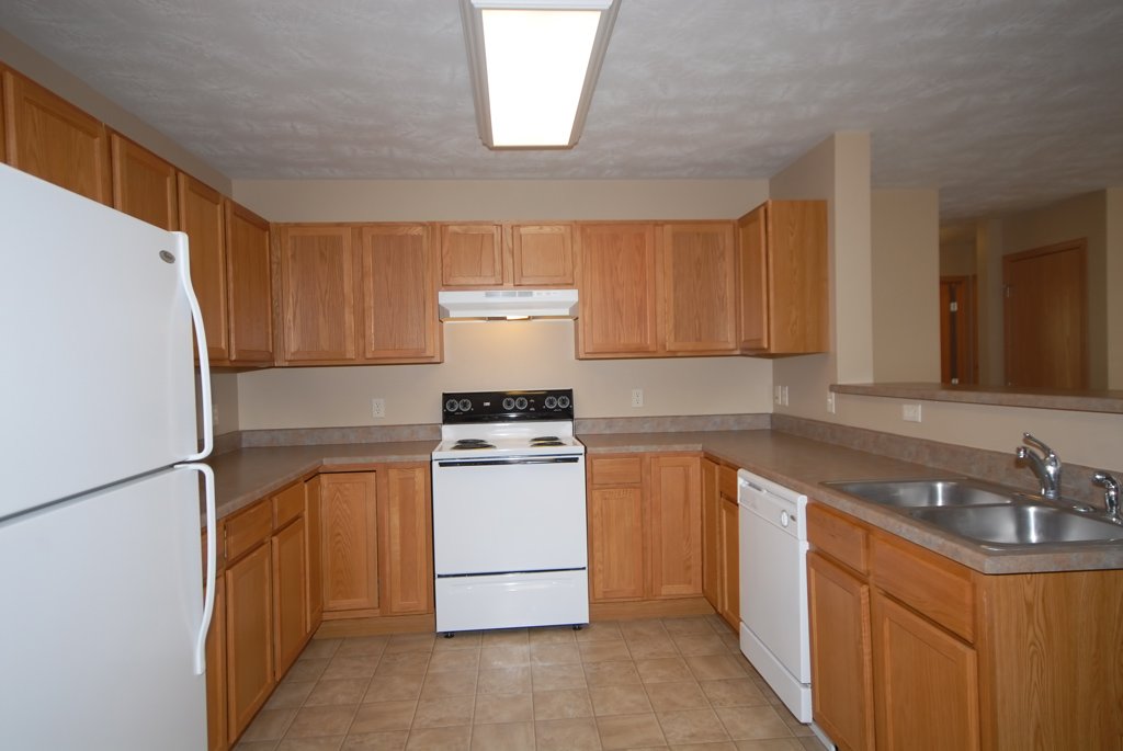 Deer Hollow II Apartments 811 Ruud Ln Hartford, SD