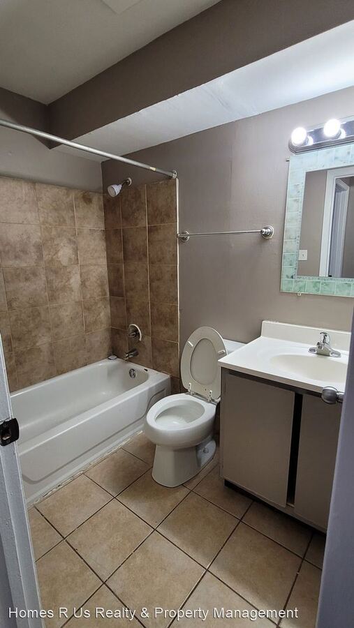 2236 W Nichols Rd Arlington Heights, IL Apartment for Rent