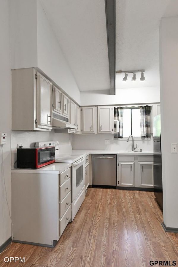 1219 Willow Ave Bellevue, NE Apartment for Rent Rentable