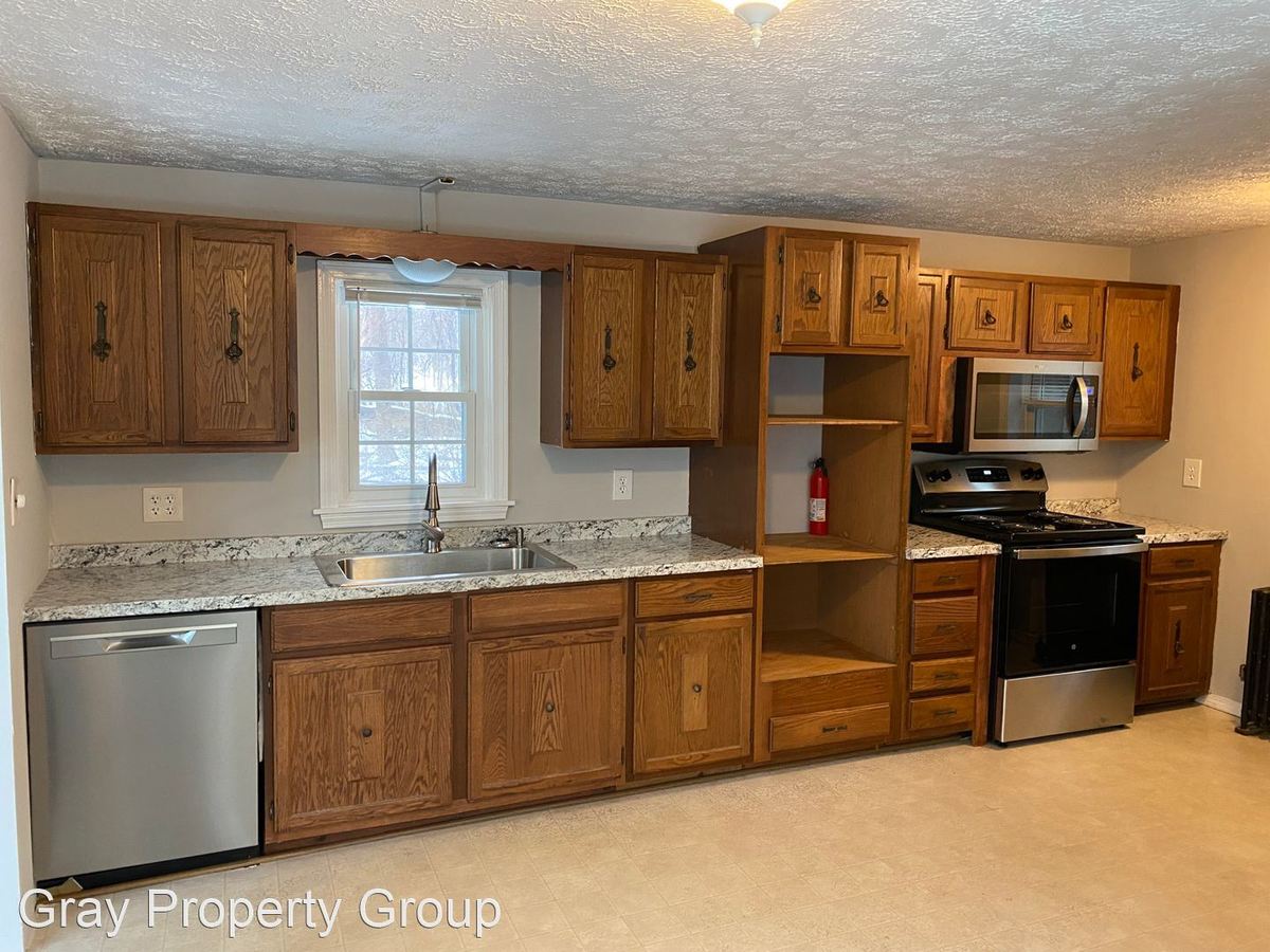 939 Maplewood Ave Portsmouth, NH Apartment for Rent