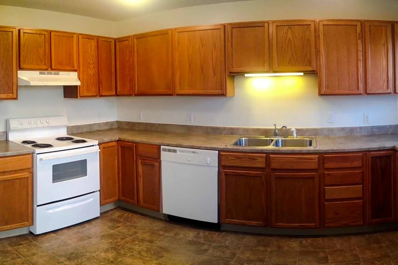 Lyn Crossing Apartments Des Moines, IA Rentable