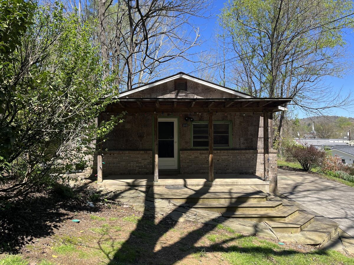 101 N Johnson St Brevard, NC House for Rent Rentable