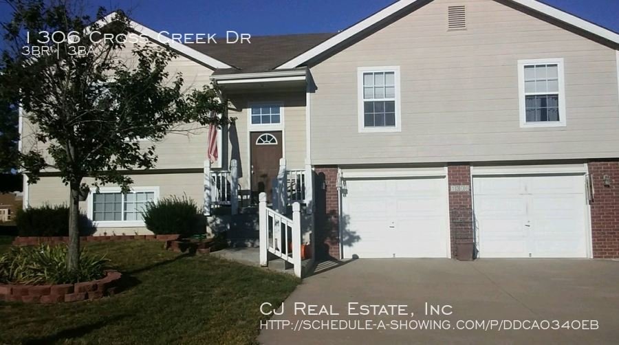 1306 Cross Creek Dr Grain Valley, MO Apartment for Rent