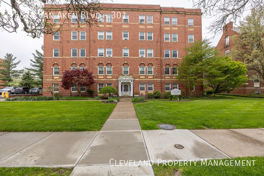 15820 Van Aken Blvd Shaker Heights, OH Apartment for Rent
