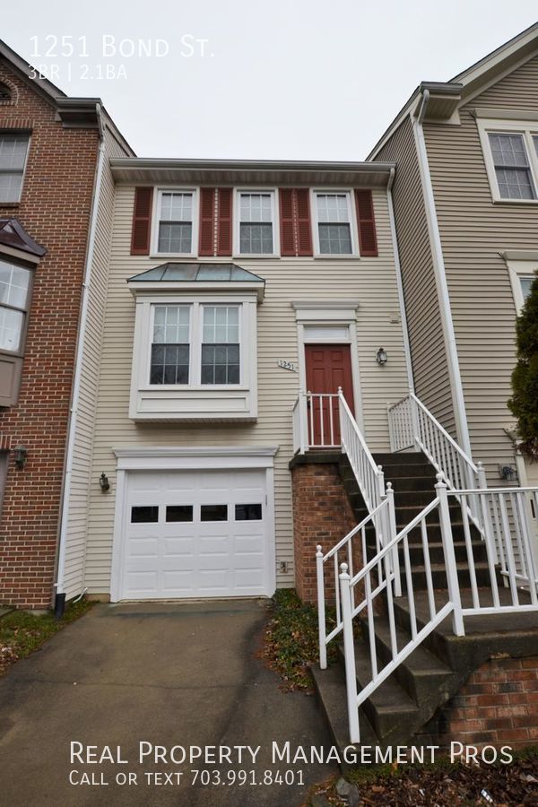 1251 Bond St Herndon, VA House for Rent Rentable