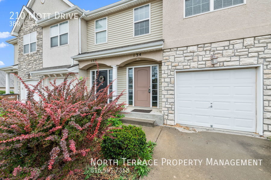 210 Mott Dr Raymore, MO House for Rent Rentable