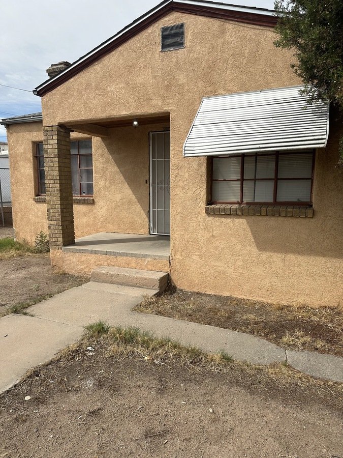 933 Goff Blvd SW Albuquerque, NM House for Rent Rentable