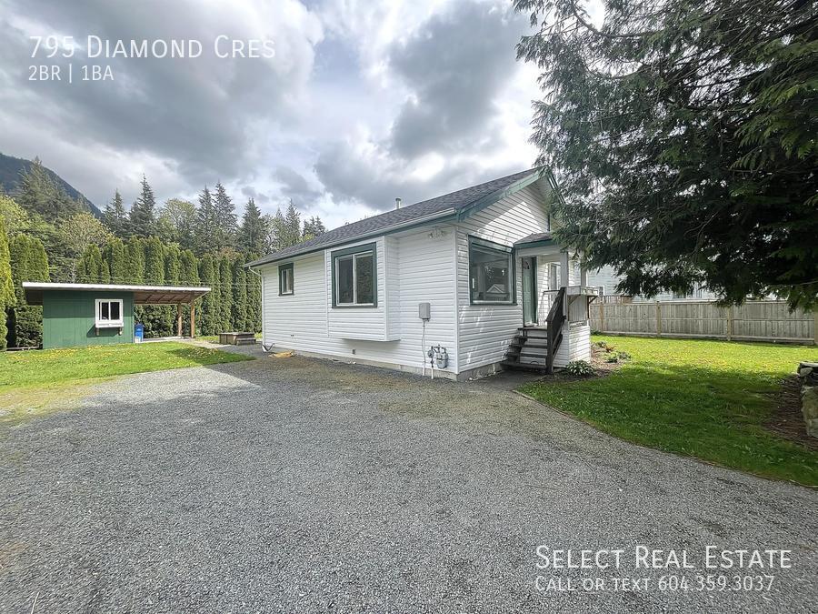 795 Diamond Cres Harrison Hot Springs, BC House for Rent